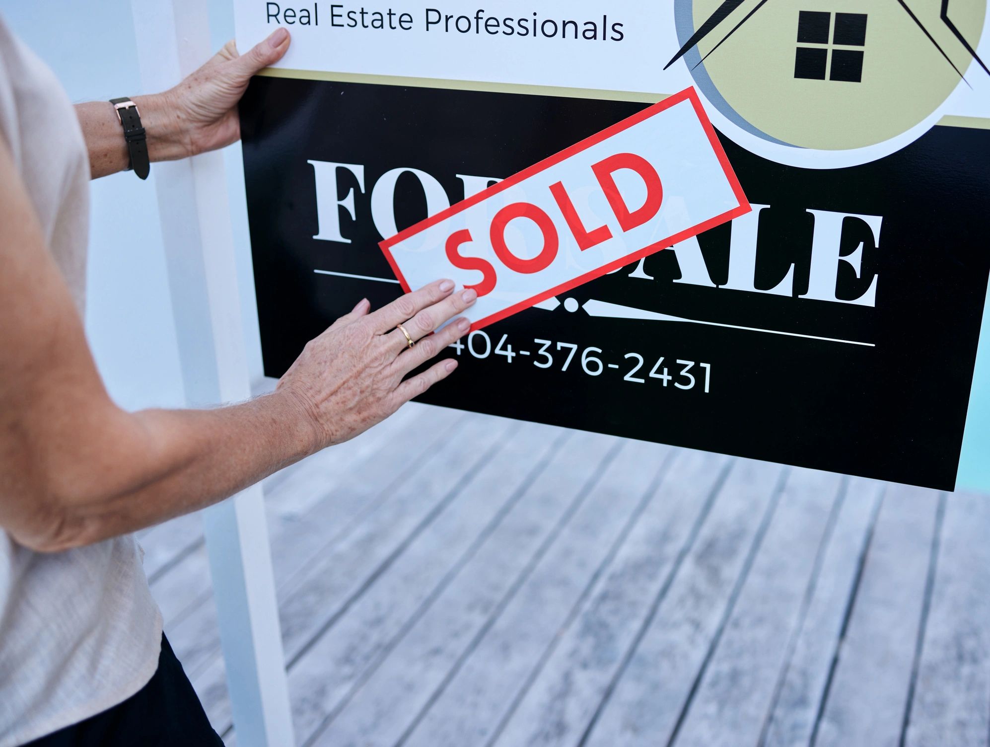 real estate sign design